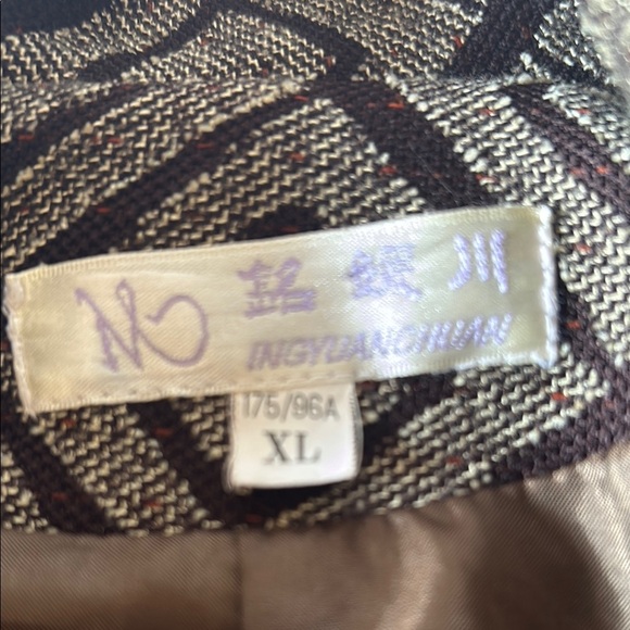 Elegant Women's Brown Blazer with Button Details - Picture 2 of 6